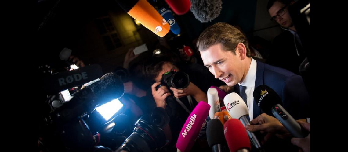 Las urnas confirman un giro hacia la derecha austriacuteaca ganoacute Kurz