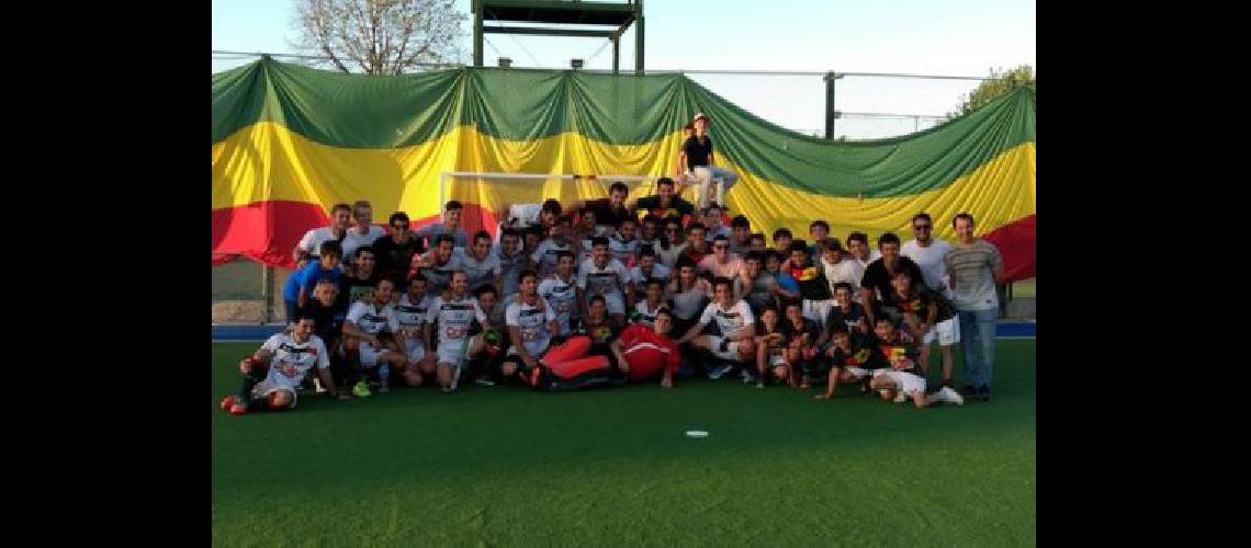 Lomas Athletic hizo historia y pelearaacute por su primer tiacutetulo