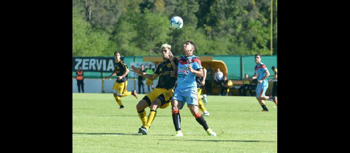 Buen empate para seguir como liacuteder