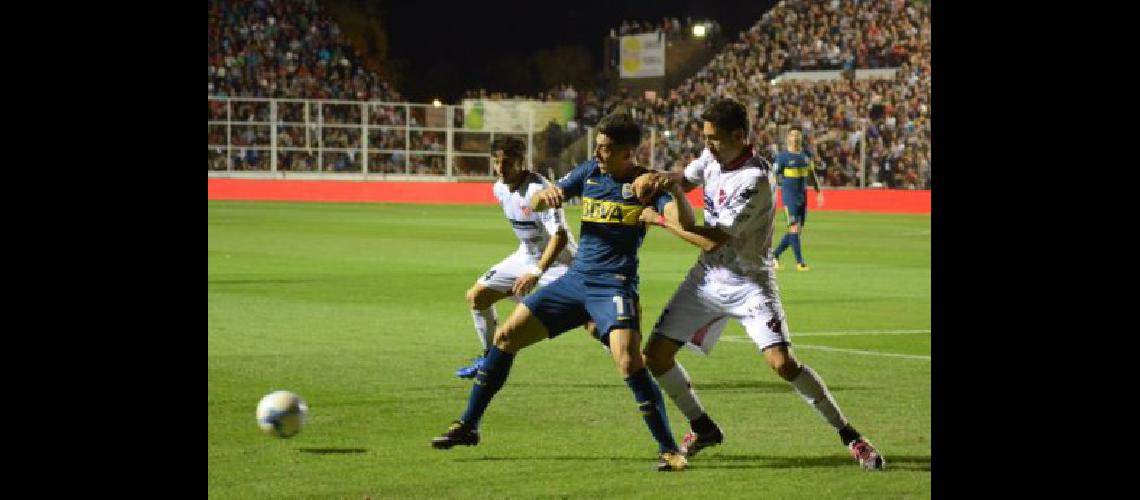De andar perfecto Boca pisoacute fuerte en Paranaacute y se afirmoacute en lo maacutes alto