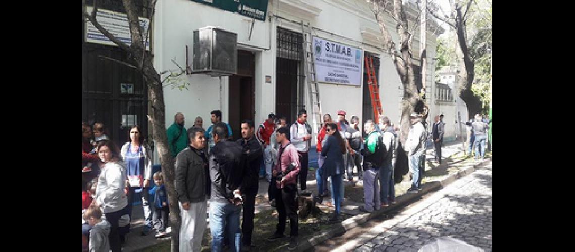 Construyen una guarderiacutea para los hijos de municipales