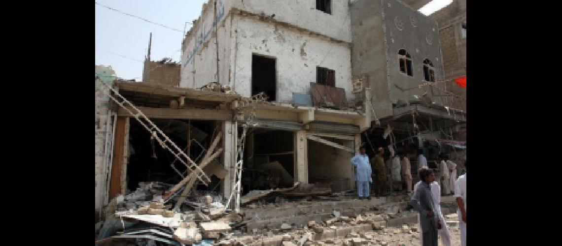 Al menos 6 muertos y 22 heridos por un atentado contra la policiacutea en Quetta