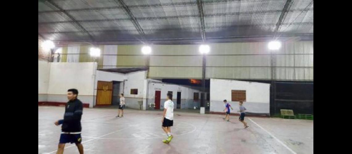En Lomas colocan luces LED para que cientos de clubes gasten menos