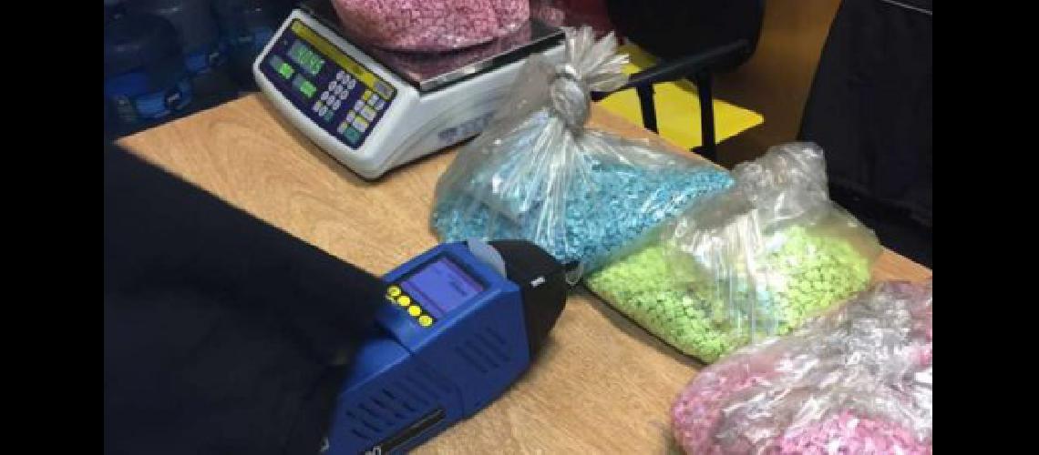Secuestran GHB y nuevas pastillas de eacutextasis en inmediaciones de boliches de la costanera norte