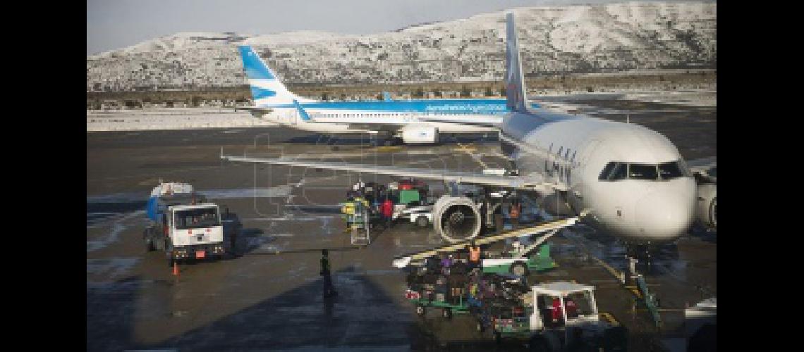 Volvioacute a estar operativo el aeropuerto de Bariloche