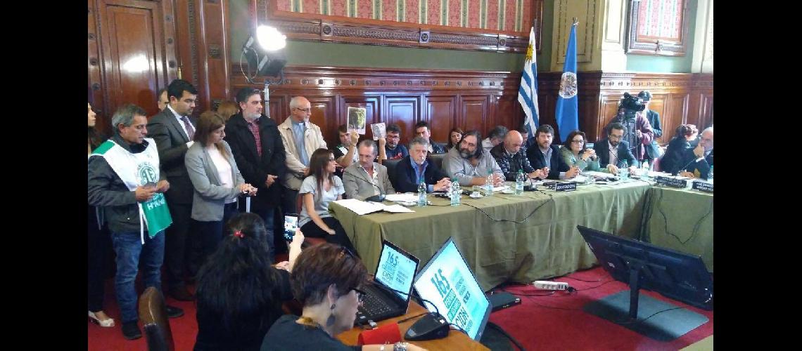 Denunciaron a Macri en Uruguay