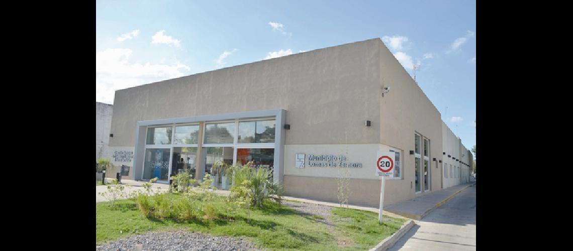 Licencias con servicio limitado por tres diacuteas