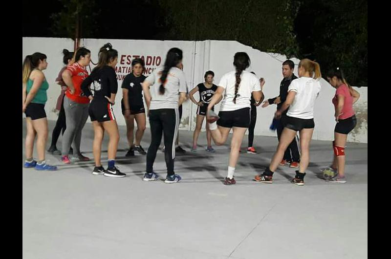 El handball femenino del Olimpia suma cada vez maacutes deportistas