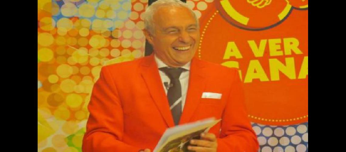 Condenaron por abuso sexual a un popular conductor televisivo de Paranaacute