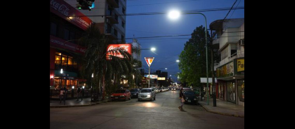 El Municipio de Lomas instala maacutes luces LED en las avenidas