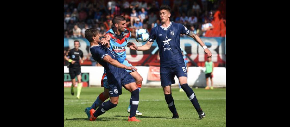 Brown cometioacute errores que lo privaron del invicto y la punta