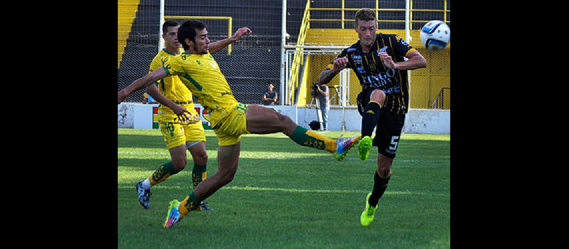 Defensa y Justicia busca su primer triunfo en casa ante el necesitado Olimpo en un partido histoacuterico