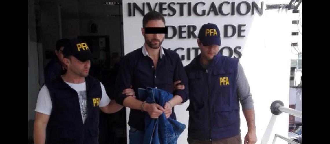 Cayoacute el maacutenager de la prostitucioacuten
