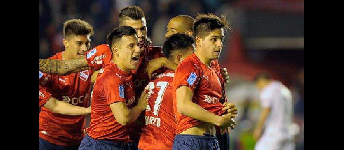 Independiente que goleoacute en la ida buscaraacute sellar su pase a las semifinales en Avellaneda