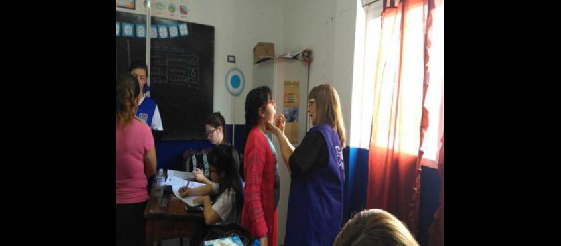 Maacutes vecinos son beneficiados por los operativos de servicios