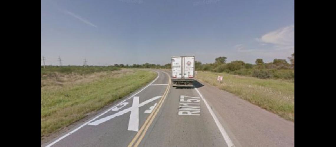 Tres joacutevenes murieron aplastados por un camioacuten cuando corriacutean picadas en motocicletas