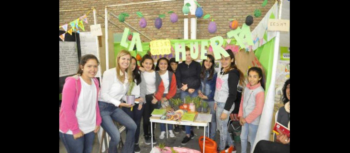 Cantildeuelas realizoacute su 4ordm Feria del Libro