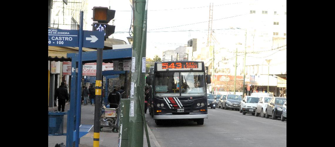 Instalan botones antipaacutenico para reforzar la seguridad en colectivos