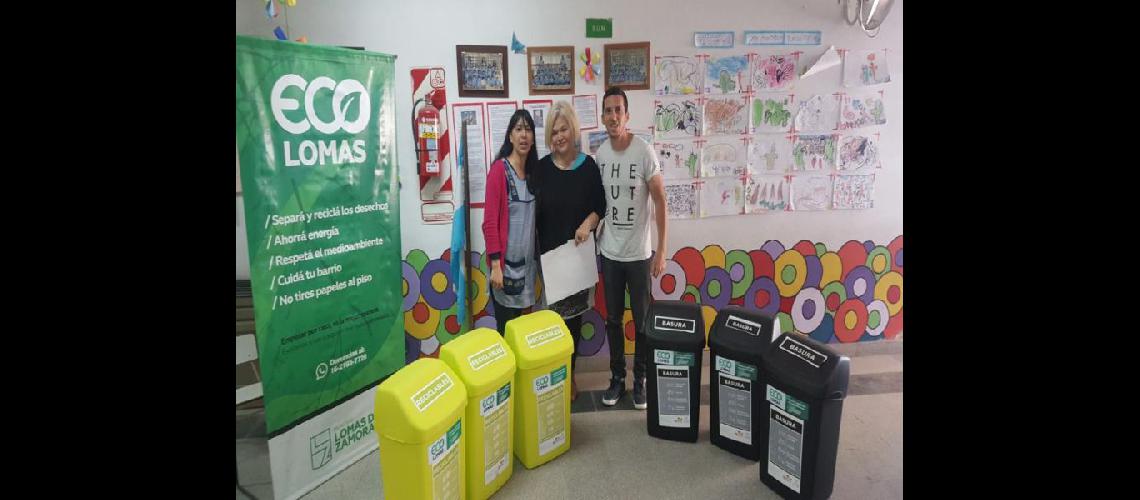 Entregan maacutes kits de separacioacuten de residuos en escuelas