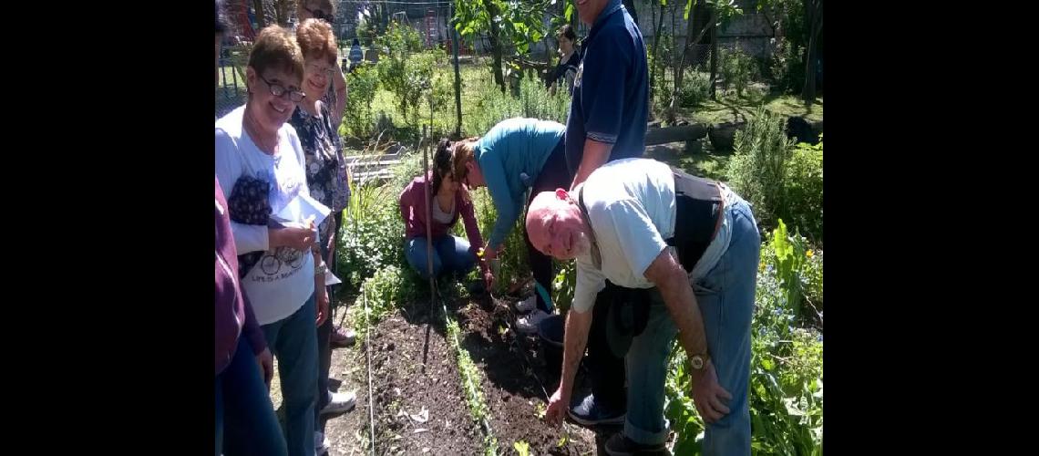 Abrioacute la inscripcioacuten para los cursos de agricultura