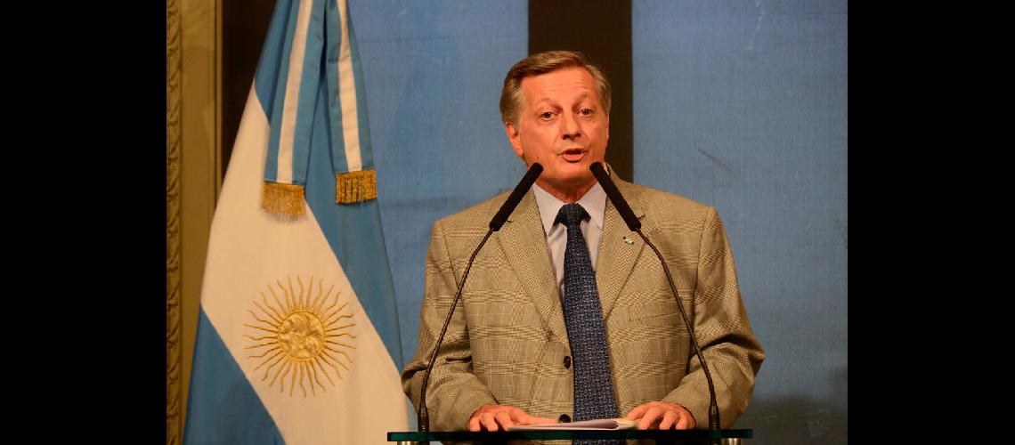 Aranguren quedoacute en la mira por las licitaciones