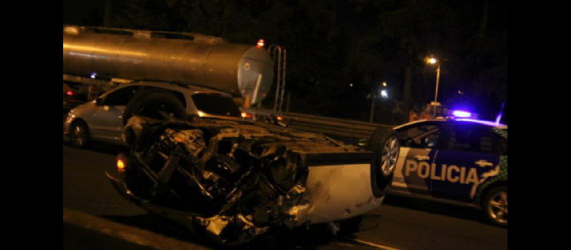 Al menos 2 heridos en un choque muacuteltiple en la panamericana