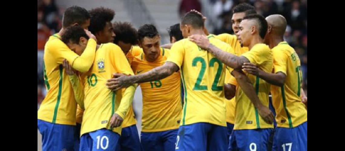 Brasil visita a Inglaterra Colombia juega en China y Uruguay ante Austria