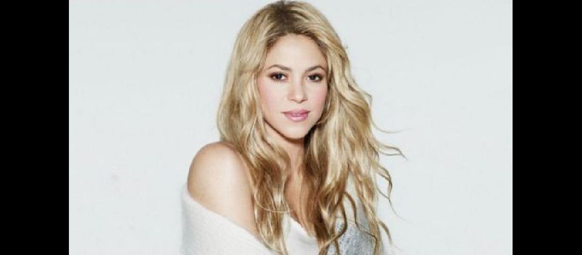 Shakira suspende presentaciones hasta 2018 por problemas en sus cuerdas vocales