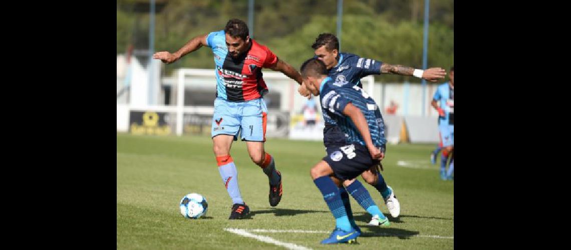 Brown e Independiente se sacaron un cero en un partido de bajo nivel