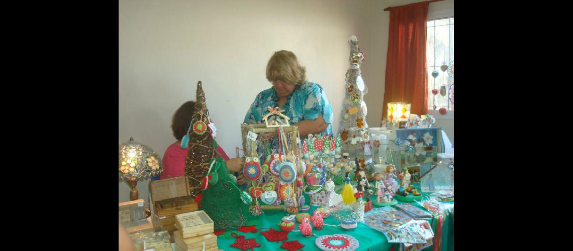 El Rotary realiza una feria navidentildea
