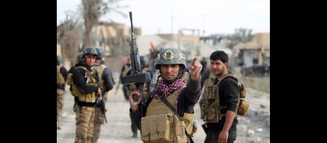 Irak lanza nueva fase de ofensiva contra el Estado islaacutemico en la frontera con Siria
