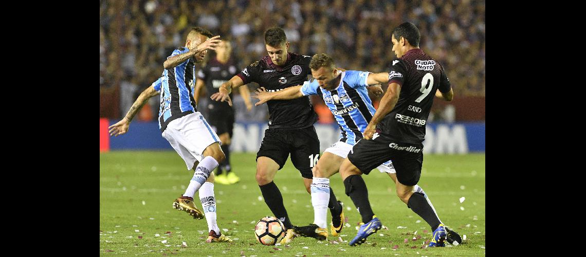 Lanuacutes no revirtioacute la historia y el que festejoacute fue Gremio