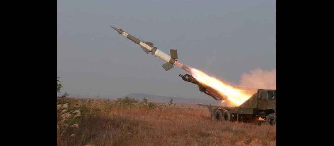Corea del Norte muestra al mundo su nuevo misil un arma mayor y mejor disentildeada