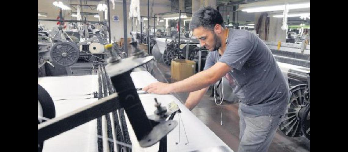 Se perdieron 27 mil puestos de trabajo en la industria