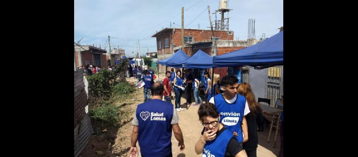 Les informan a los vecinos los servicios del Municipio