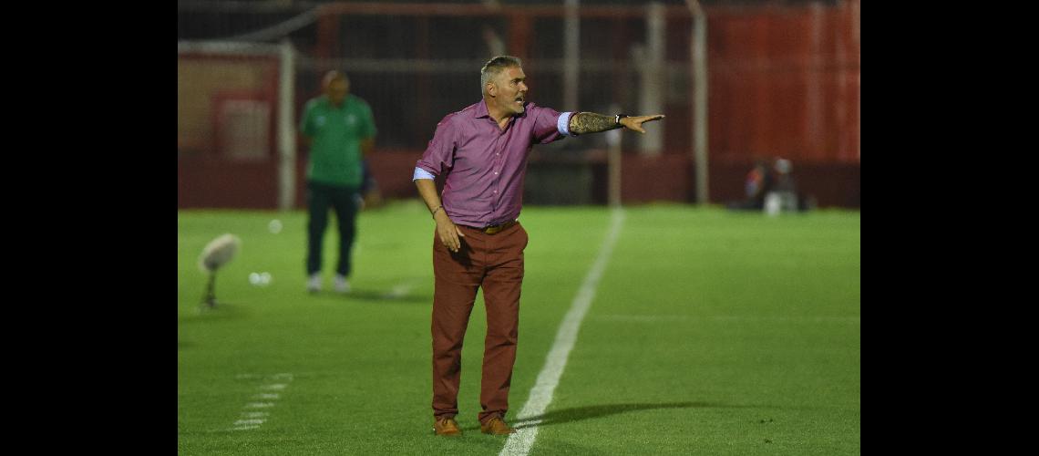 Renuncioacute Sergio Rondina y  Los Andes busca entrenador