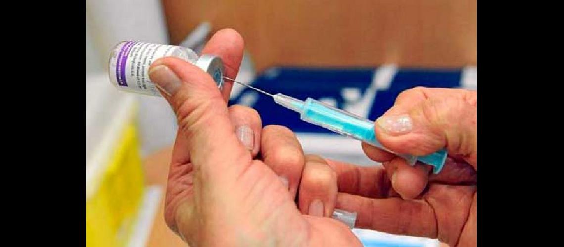 Los nintildeos de 1 a 4  antildeos recibiraacuten una dosis extra de la vacuna triple en 2018