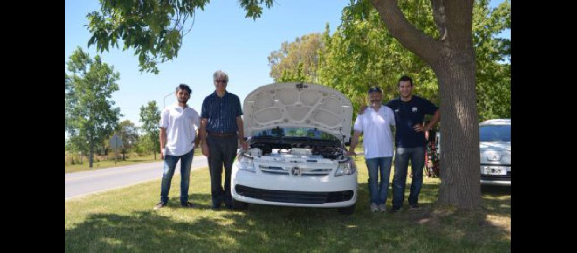Ya circula un auto eleacutectrico desarrollado por ingenieros de la Universidad de La Plata