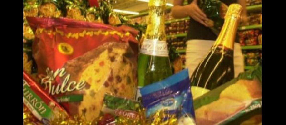 Este antildeo la Canasta navidentildea viene con aumentos del 30-en-porciento-