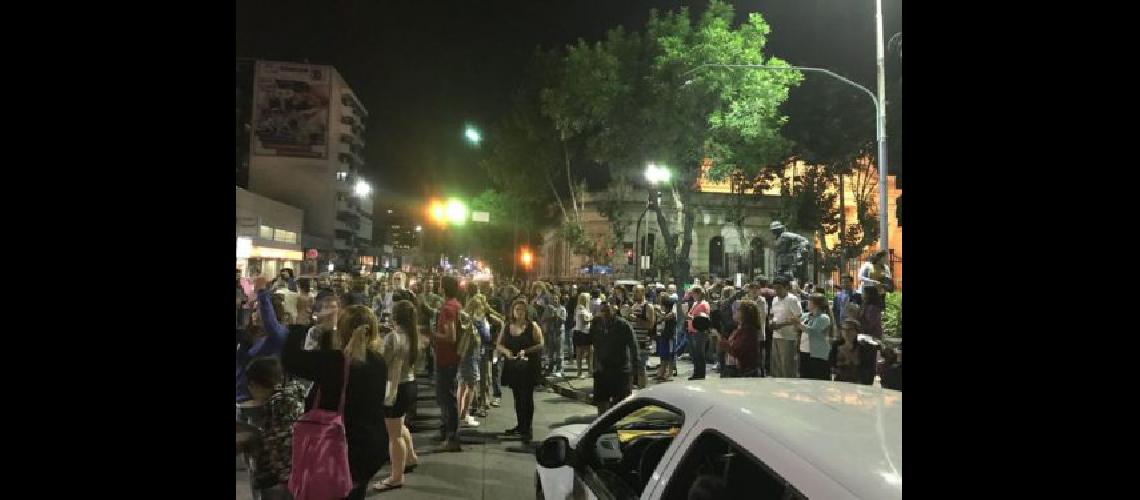 Con cacerolazos la gente salioacute a repudiar la reforma