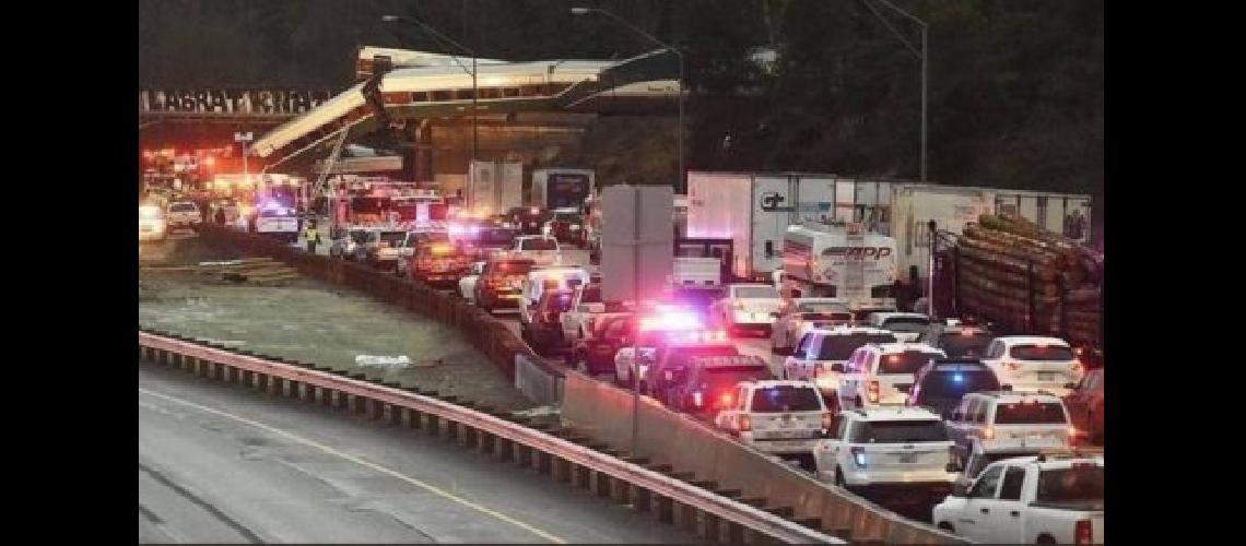 Descarriloacute un tren en Seattle- seis muertos
