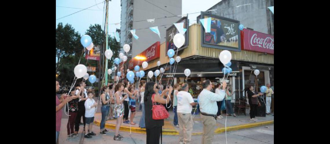 Homenajearon a los heacuteroes del ARA San Juan en Lomas