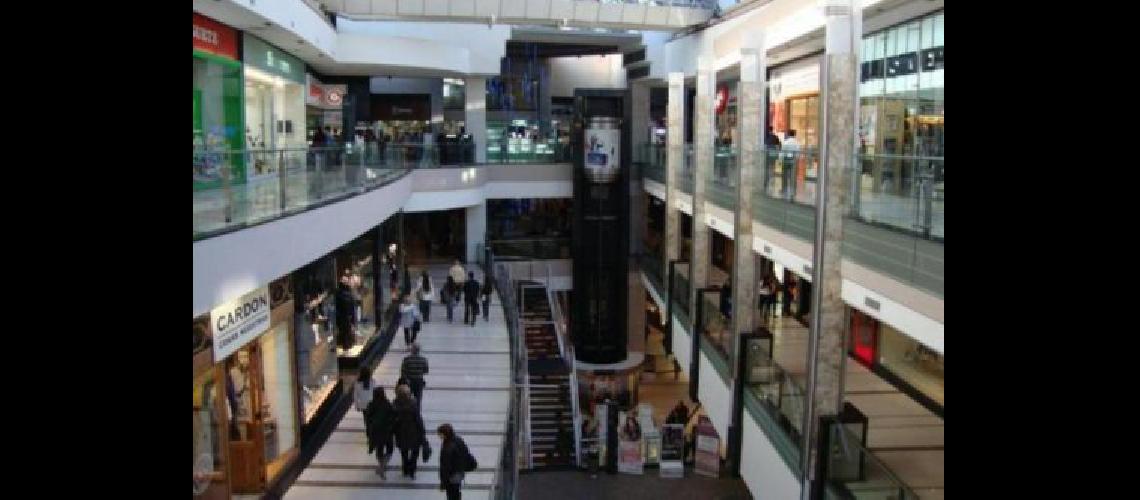 Pese al repunte las ventas minoristas cayeron 1-en-porciento- en 2017