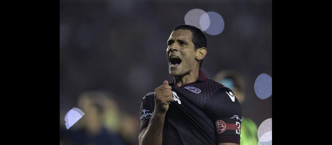 Lanuacutes viaja hoy a Pinamar  con varios temas por cerrar