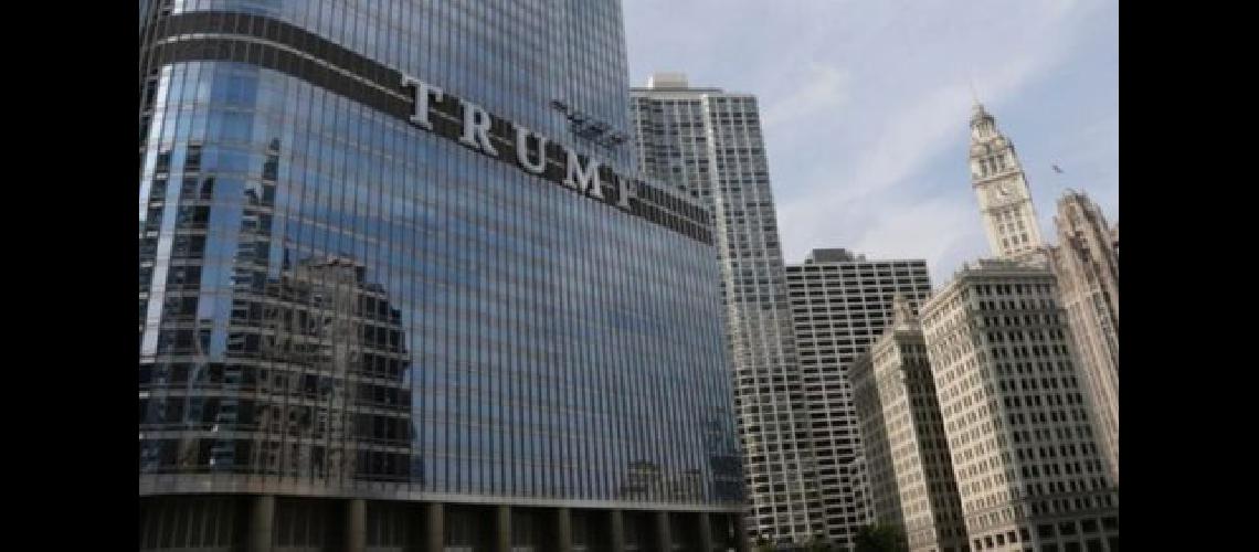 Dos heridos en un incendio en la terraza de la Torre Trump en Nueva York