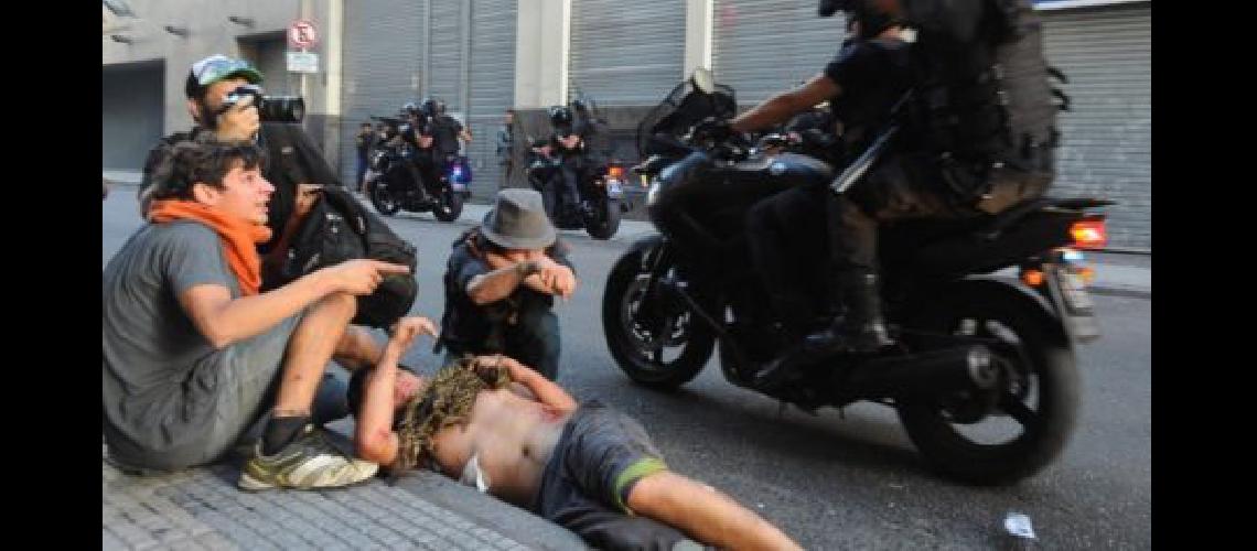Liberan al policiacutea que atropelloacute al cartonero