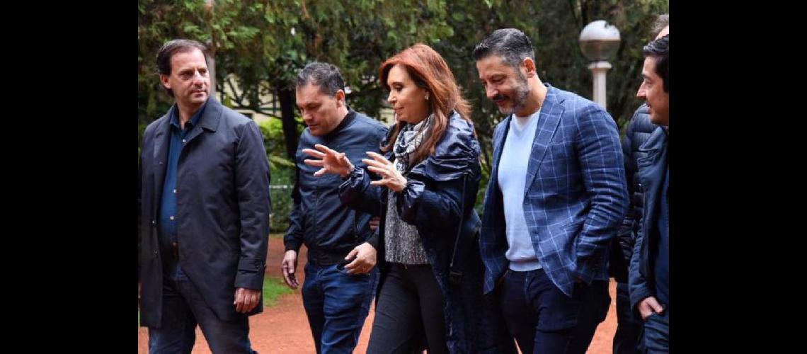 Juntan firmas en el paiacutes para derogar la reforma previsional