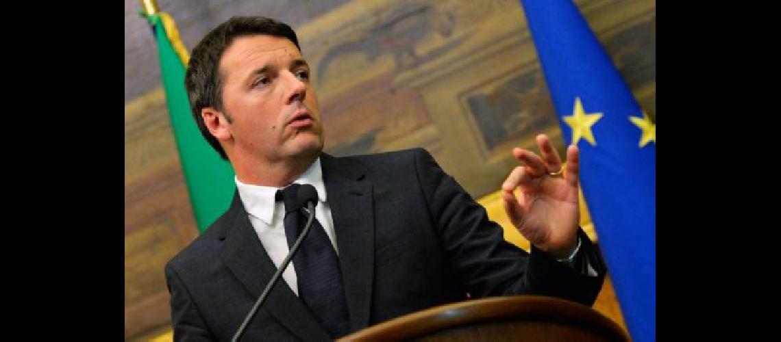 Renzi retomoacute la campantildea con fuertes criacuteticas a Berlusconi y Di Maio