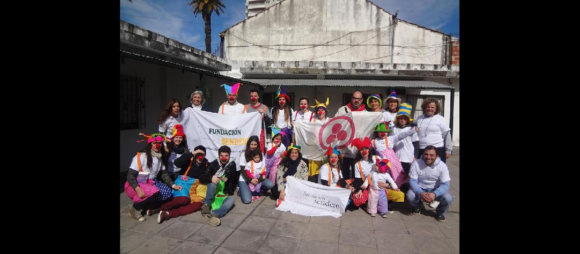 Siguen juntando alimentos y ropa