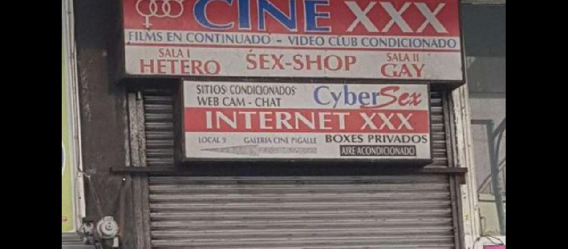 Hallan a hombre muerto y semidesnudo en butaca de cine porno de Mar del Plata